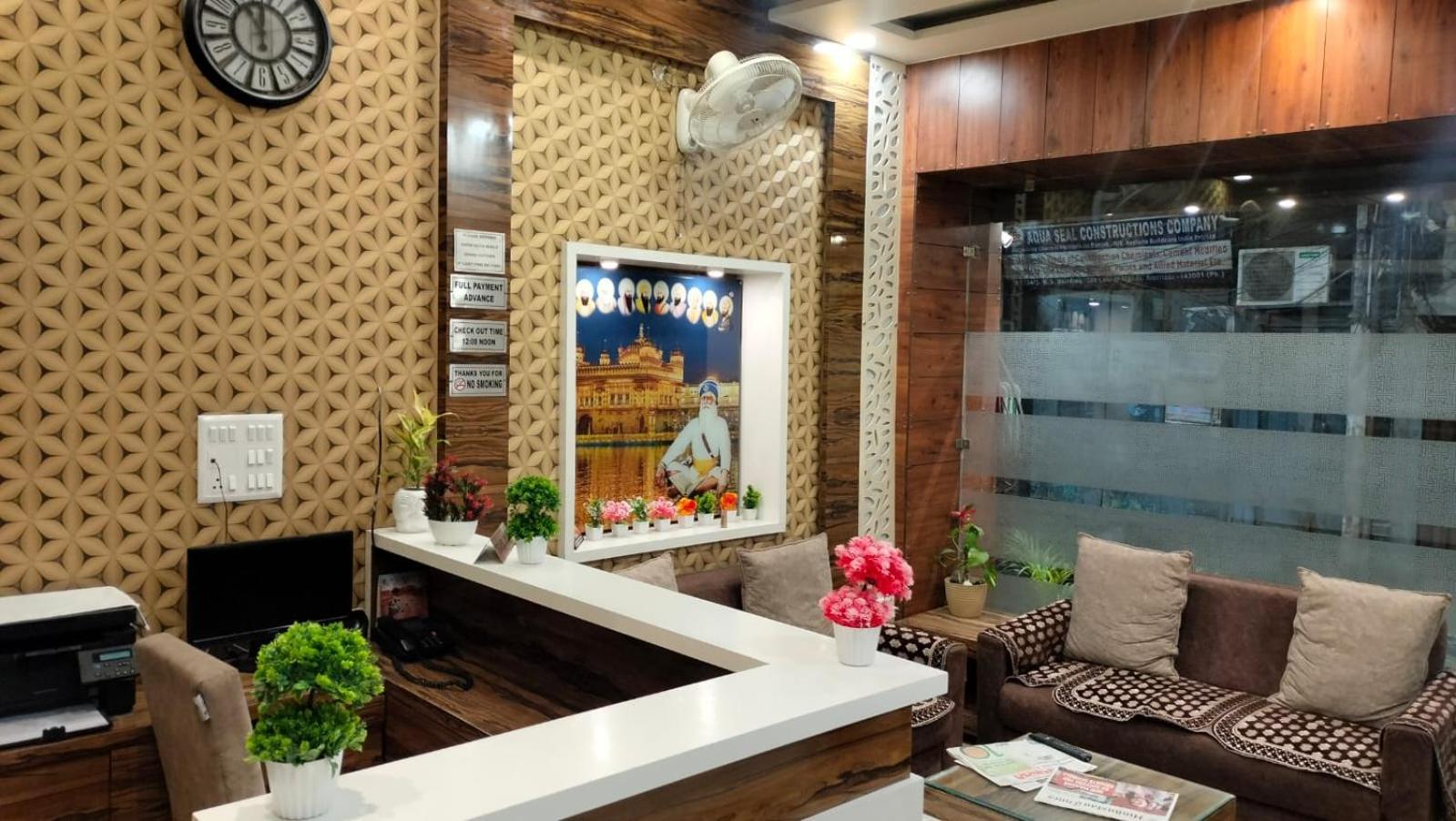 Om Sai B&B Amritsar Exterior photo