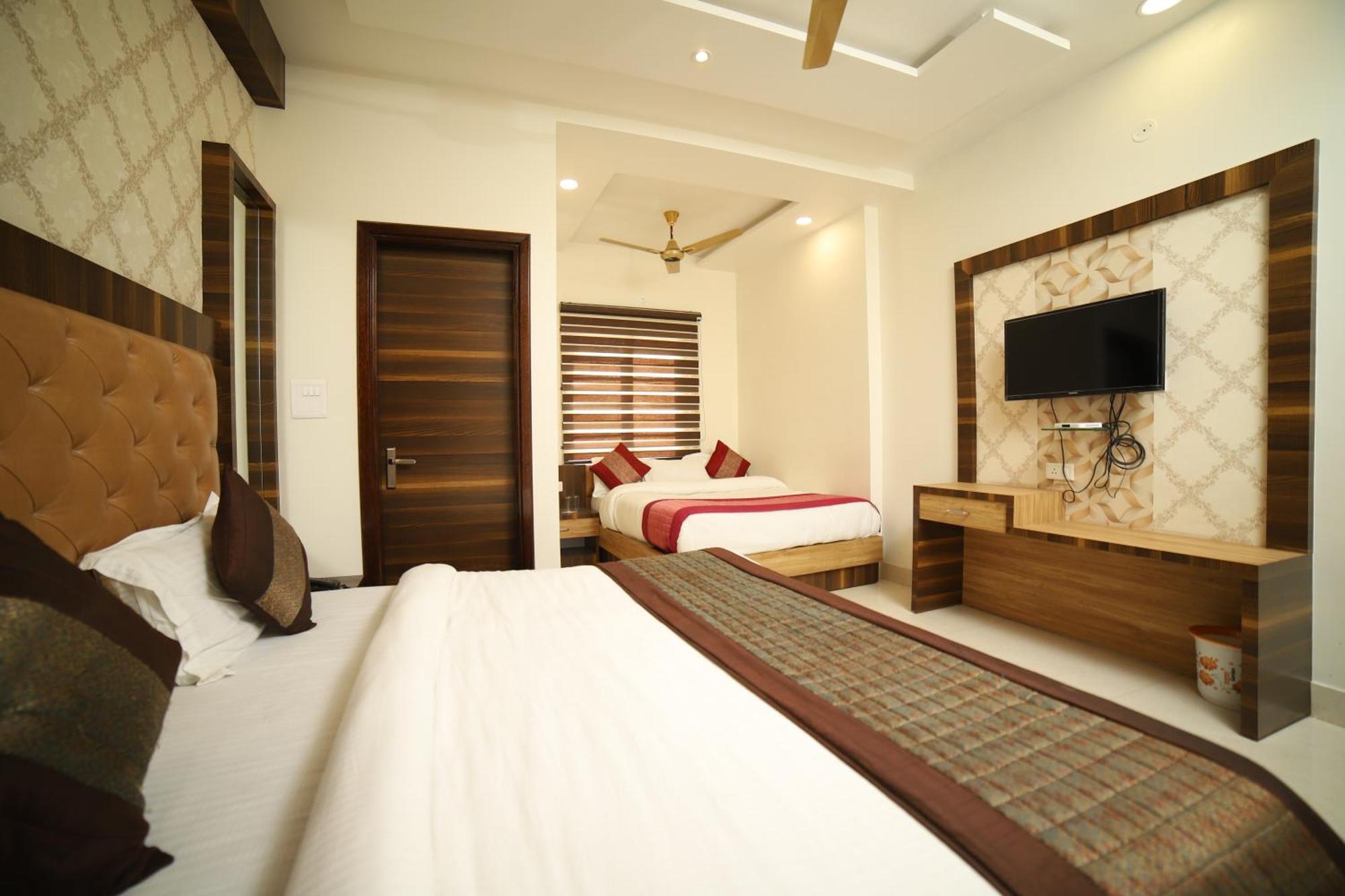 Om Sai B&B Amritsar Exterior photo